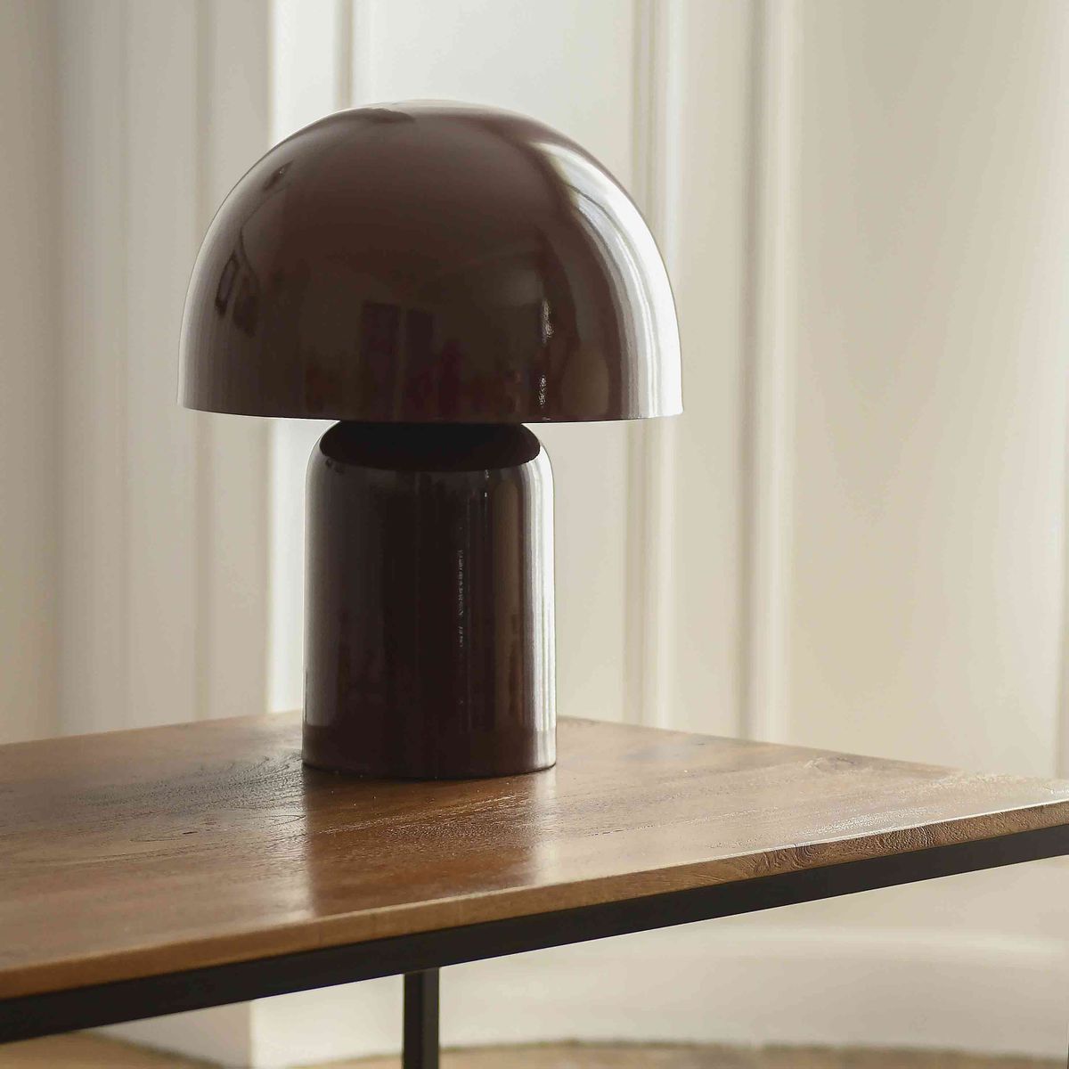 Harold burgundy enameled metal mushroom table lamp – Decoclico