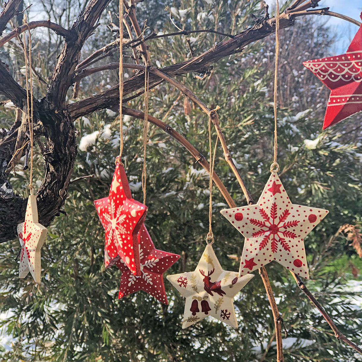 Set de 6 étoiles de Noël en papier mâché à suspendre motif Flocon –  Decoclico