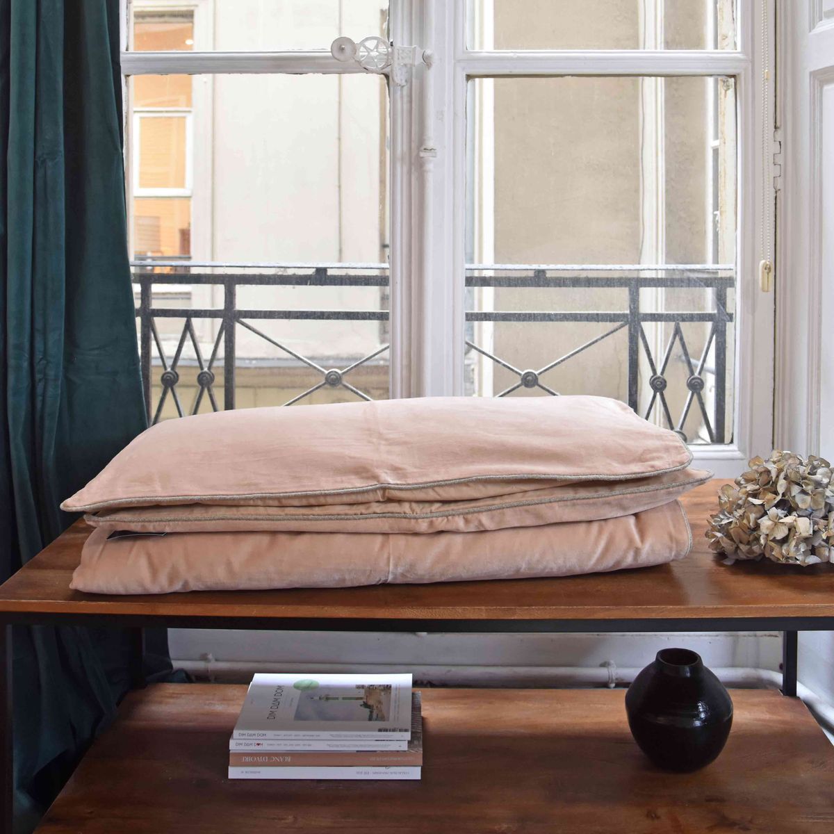Edredon Décoratif Vieux Rose Enjoy Home - 90x190 Cm Avec Pompons Jute - 100% Coton OEKO-TEX