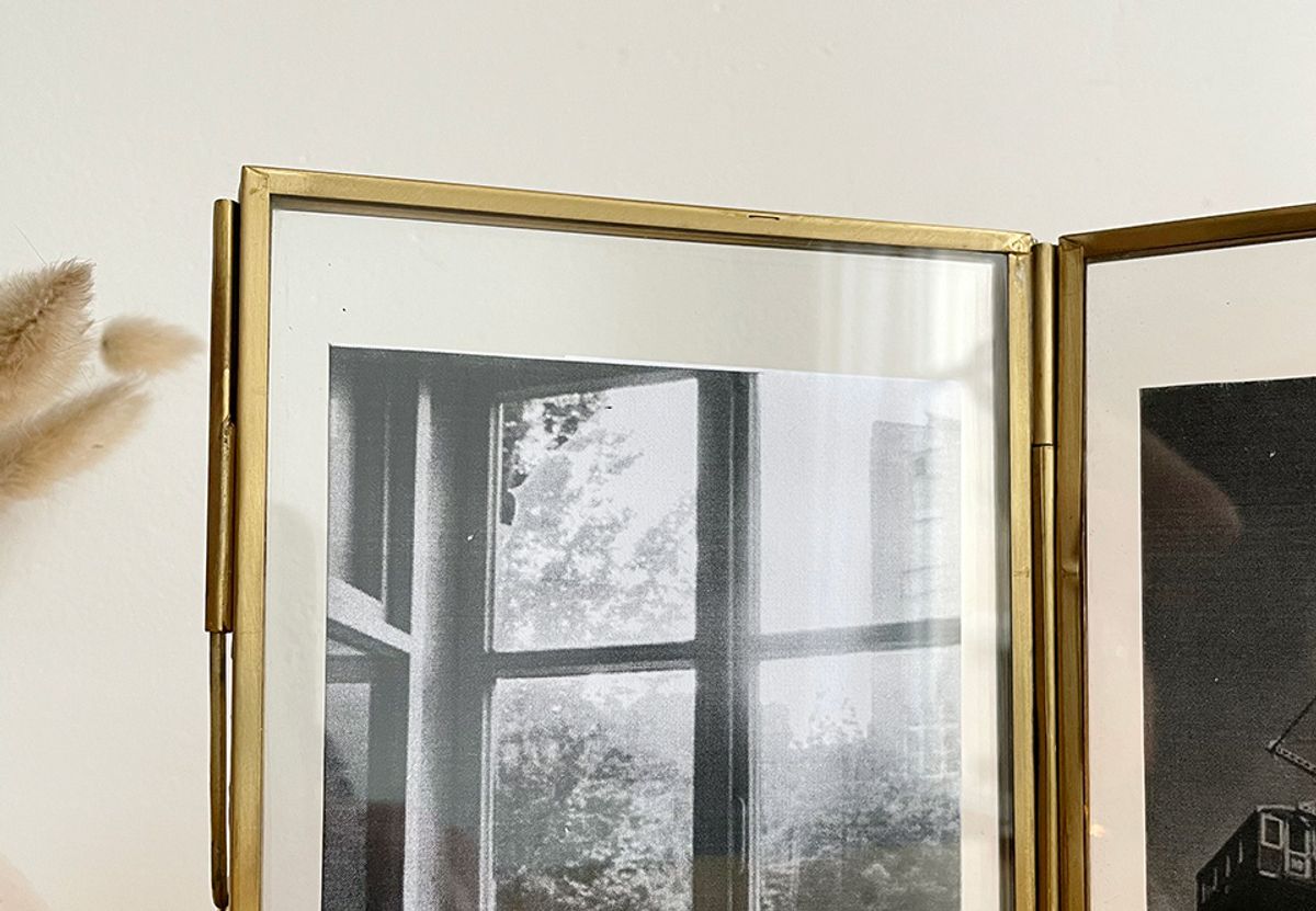 Cadre photo double à poser en verre et laiton finition noir mat Mira 1 –  Decoclico