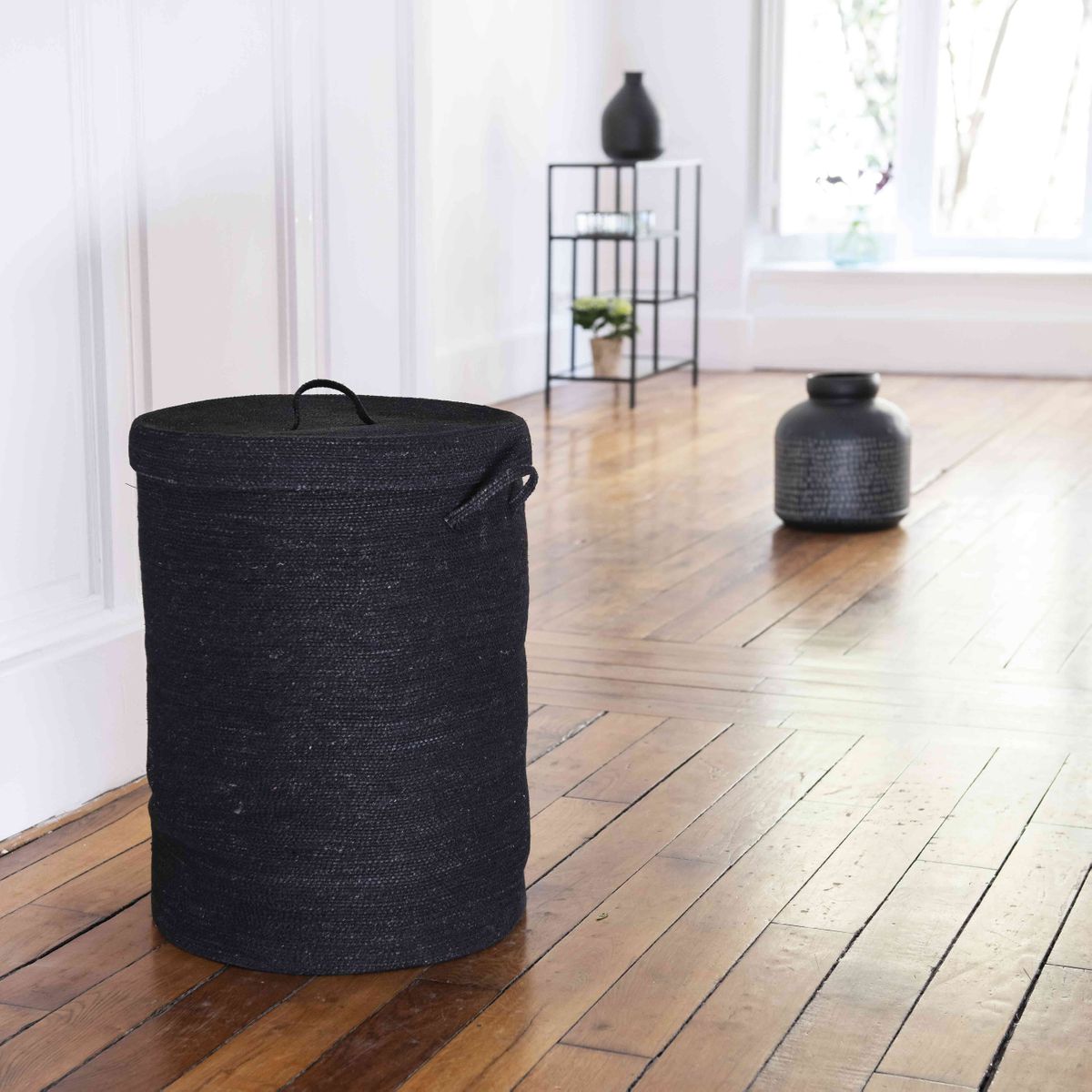 Black seagrass laundry basket with lid Bayadère – Decoclico