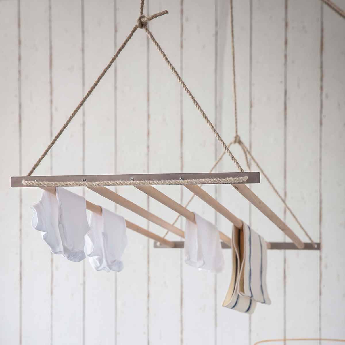 Etendoir Suspendre En Bois D h tre Naturel Chalford Decoclico Etendoir Suspendre En Bois D h tre Naturel Chalford Decoclico