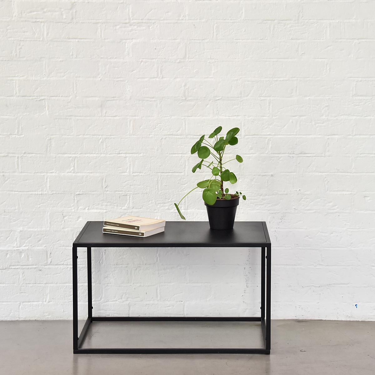 Table basse rectangulaire en métal noir mat Bricklane – Decoclico