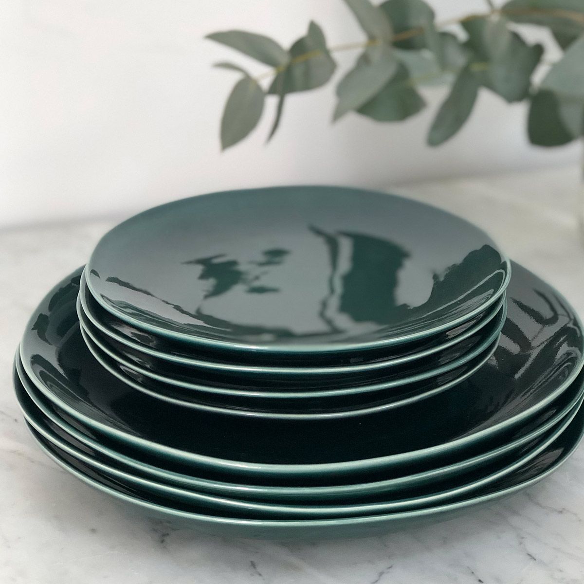 Set de 4 assiettes plates en céramique noir mat Baco – Decoclico