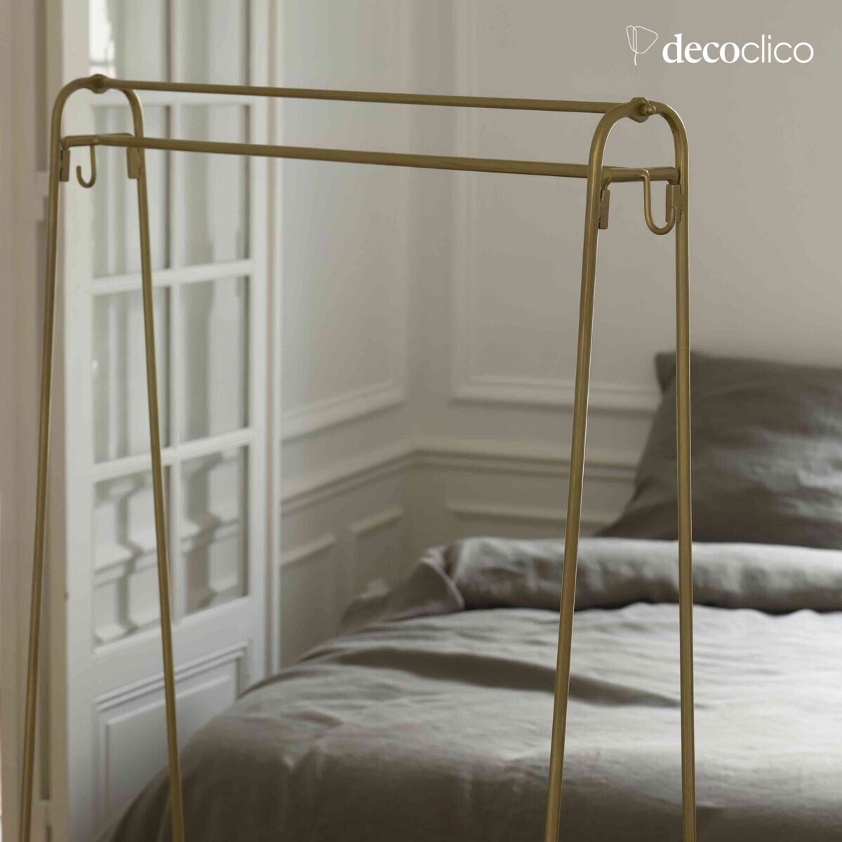 Antique-finish metal coat rack with two shelves Douglas