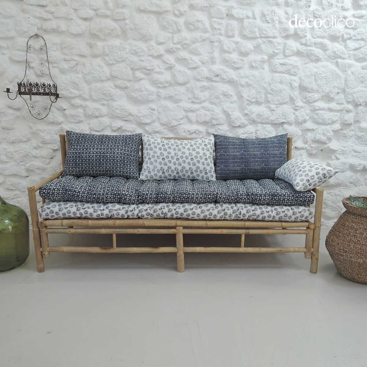 Banquette de jardin en bambou naturel avec coussin écru en coton canvas Taman