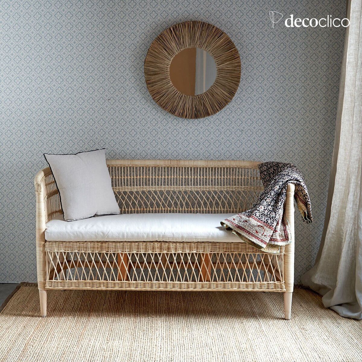 Banquette inspiration Malawi en rotin et coussin d'assise en toile chevron