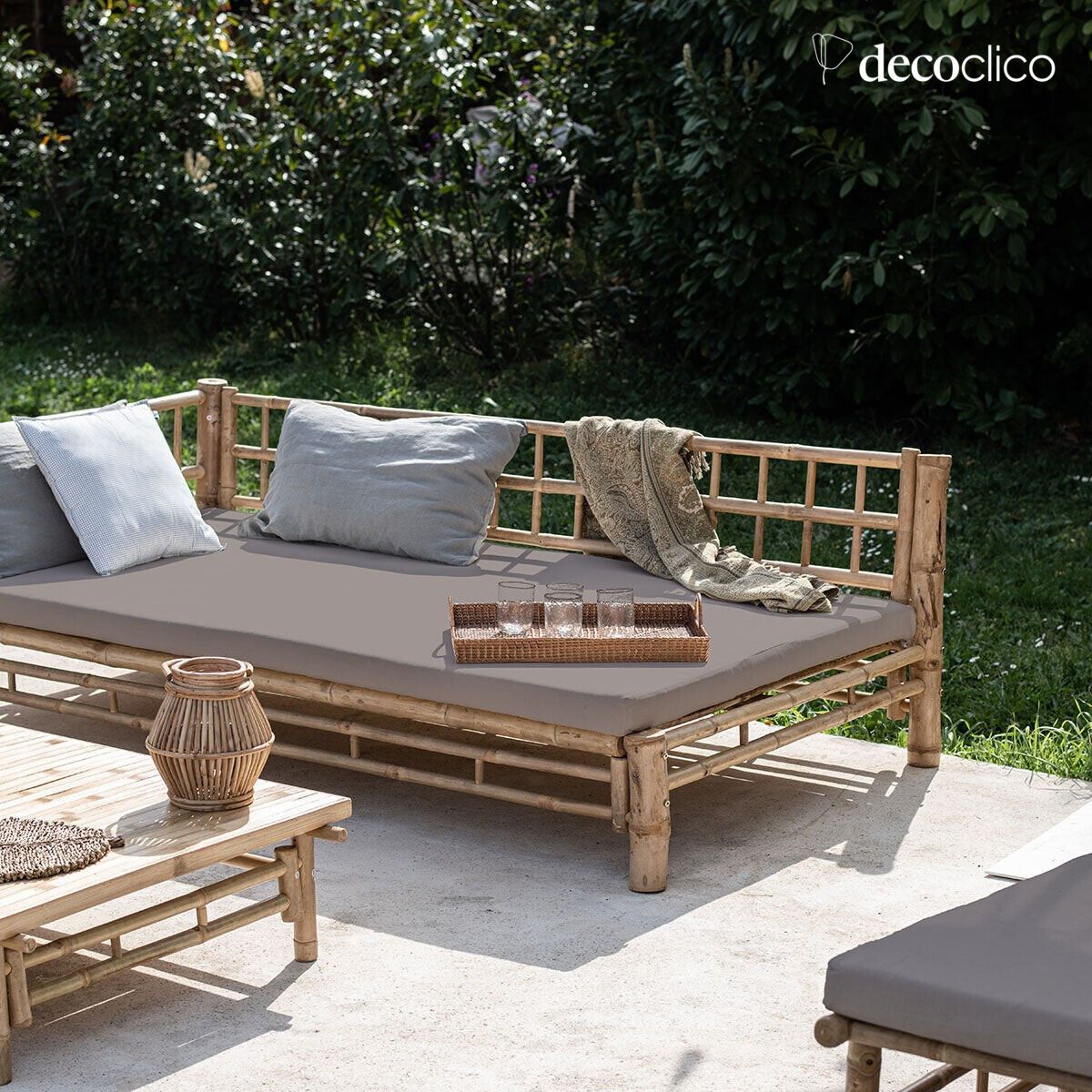 Banquette méridienne en bambou naturel coussin gris outdoor Côté gauche Taman