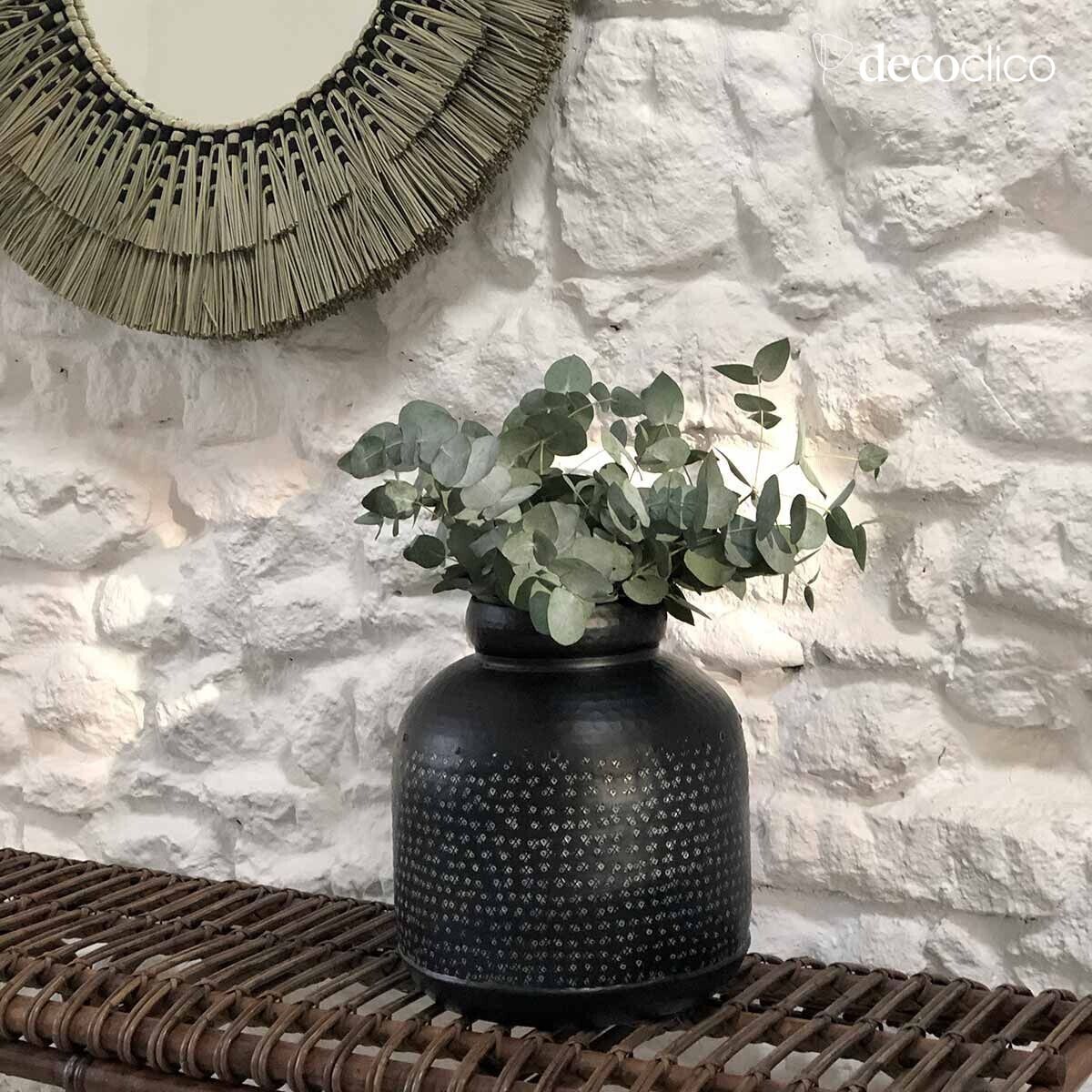 Botella de aluminio negro mate con motivos grabados H32 cm  Jaya