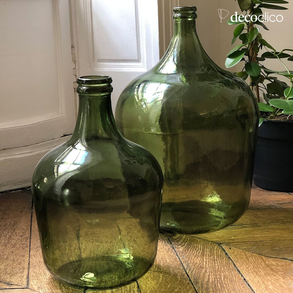 Botella de vidrio reciclado verde oliva 12L