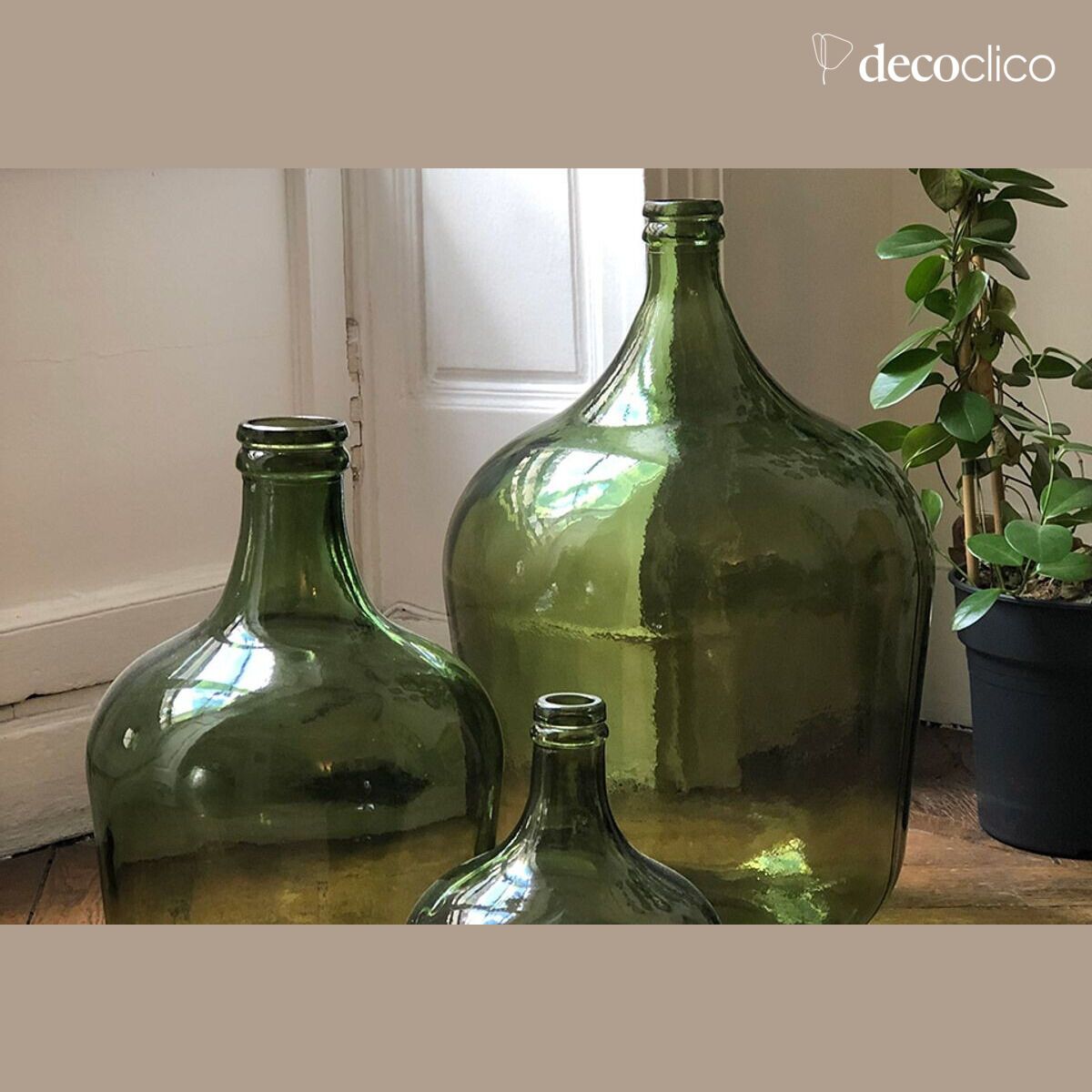 Bottiglia di vetro riciclato verde oliva 34L