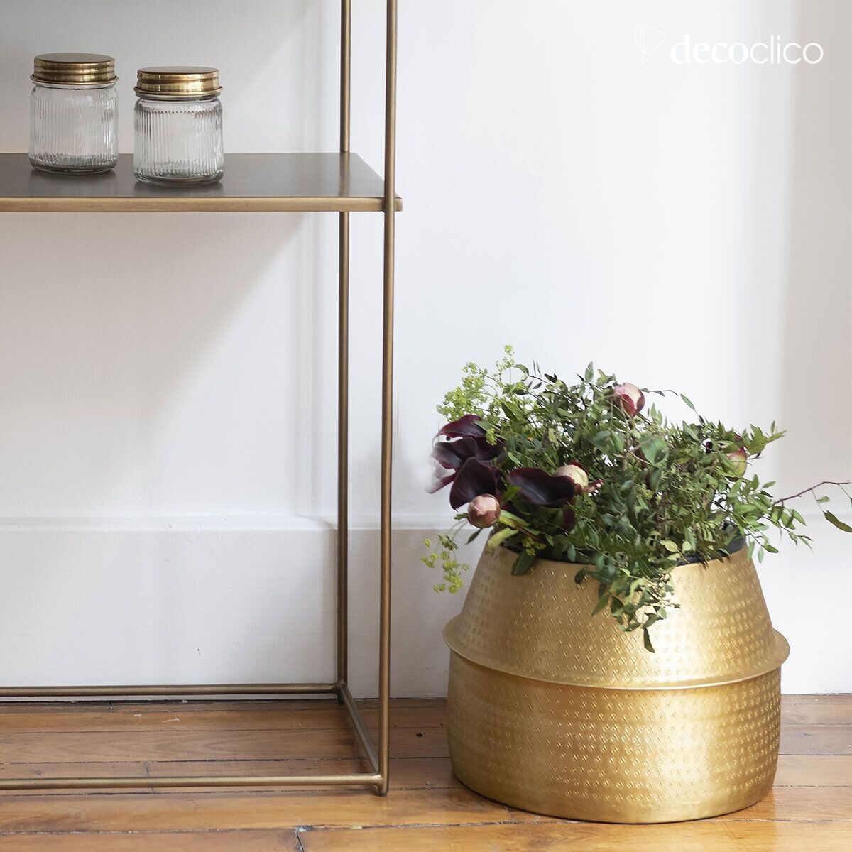 Cache pot en aluminium motifs martelés finition laiton Jaya