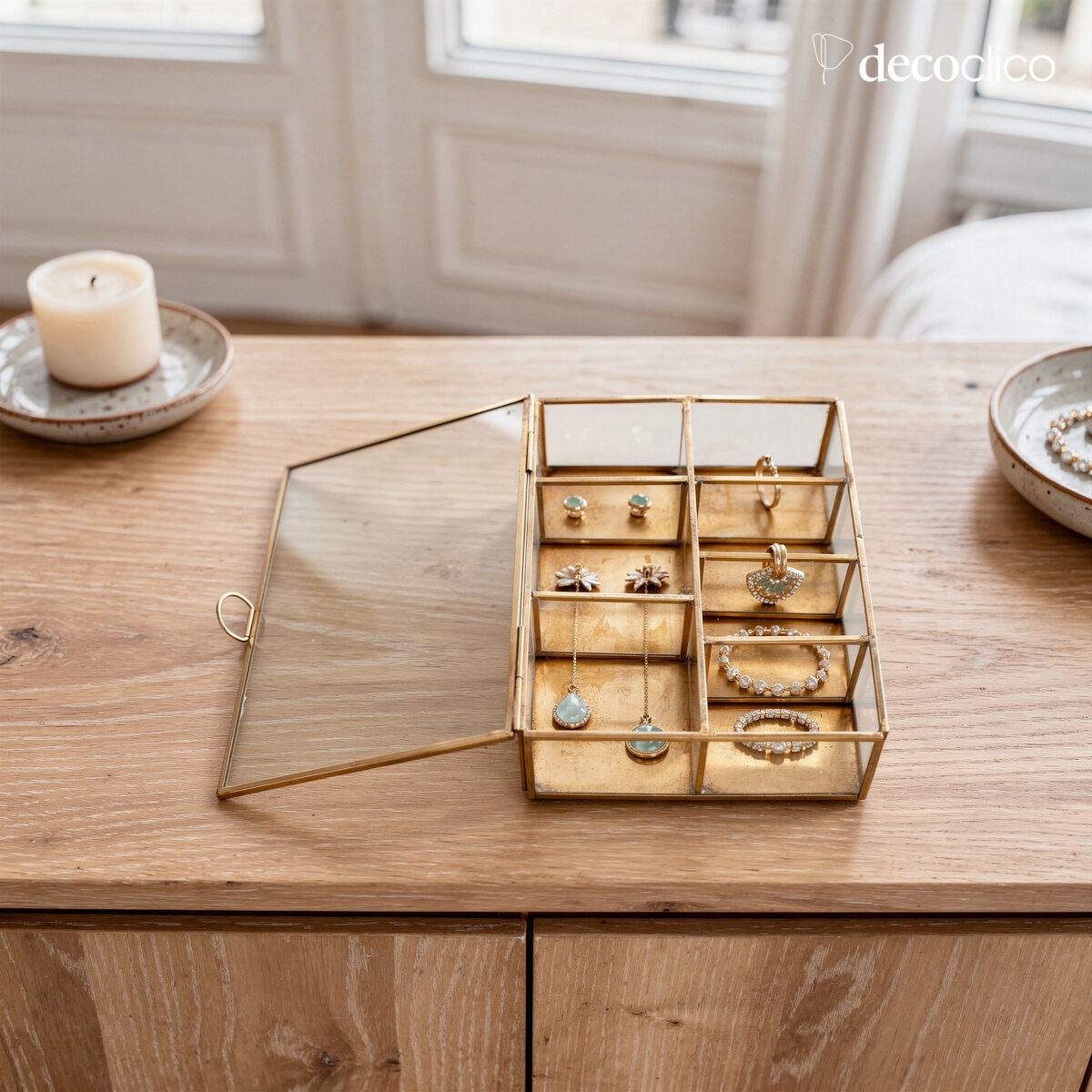 Caja de joyas rectangular de 6 compartimentos de metal dorado mate y cristal Mira