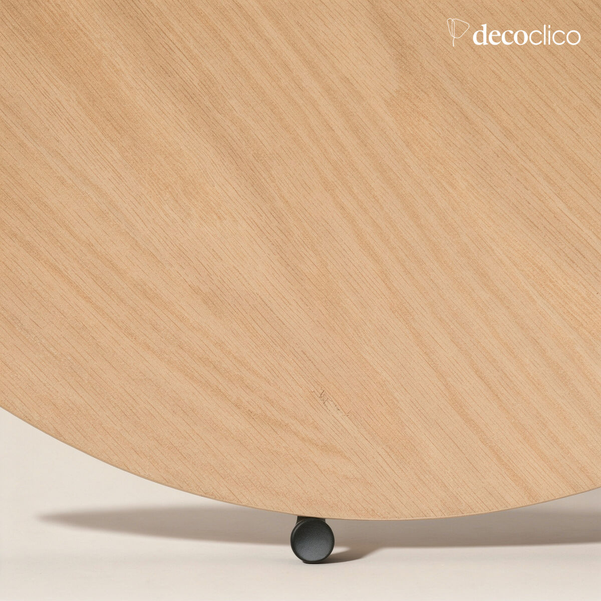 Coffee table with pedestal base in oak veneer and matt black metal legs Lykke