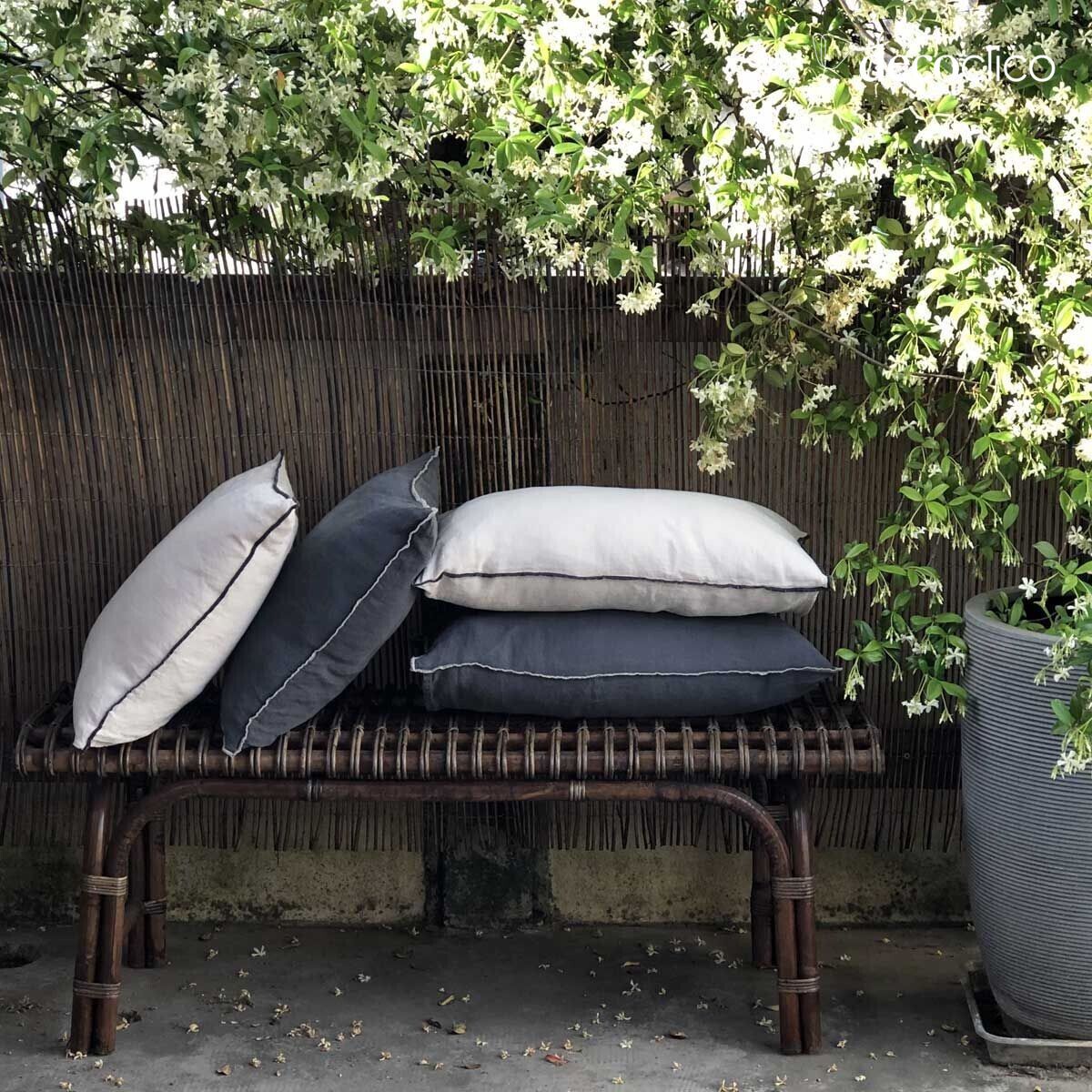 Cojín de lino lavado gris antracita con ribete arena - 40x60cm Oslo