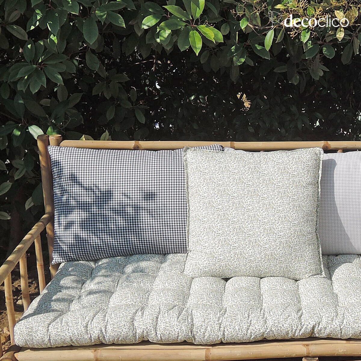 Colchoneta de algodón estampado con motivos blancos y florales 60 x 170 cm Romy