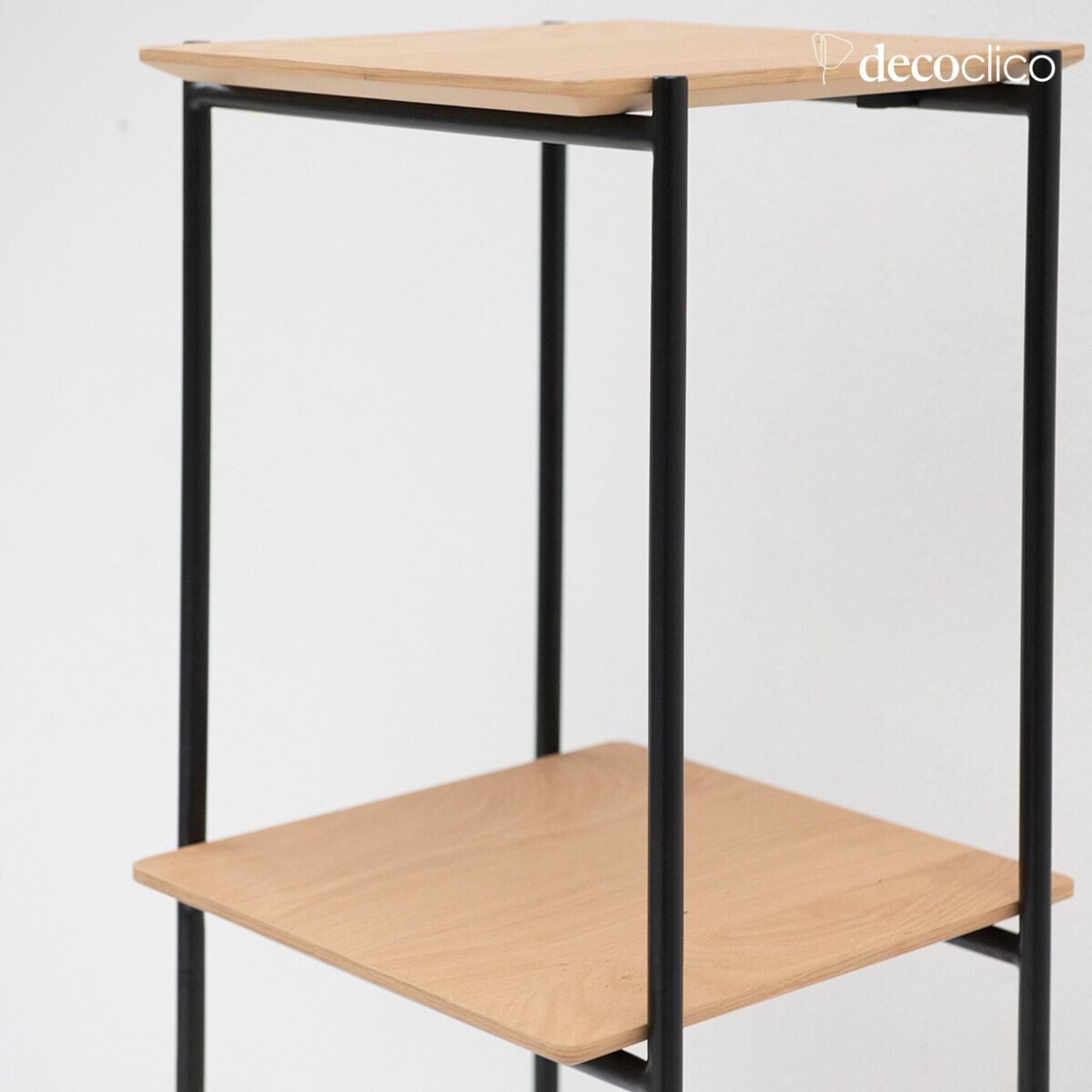 Colonna a ripiani in impiallacciatura di rovere e metallo nero opaco Lykke