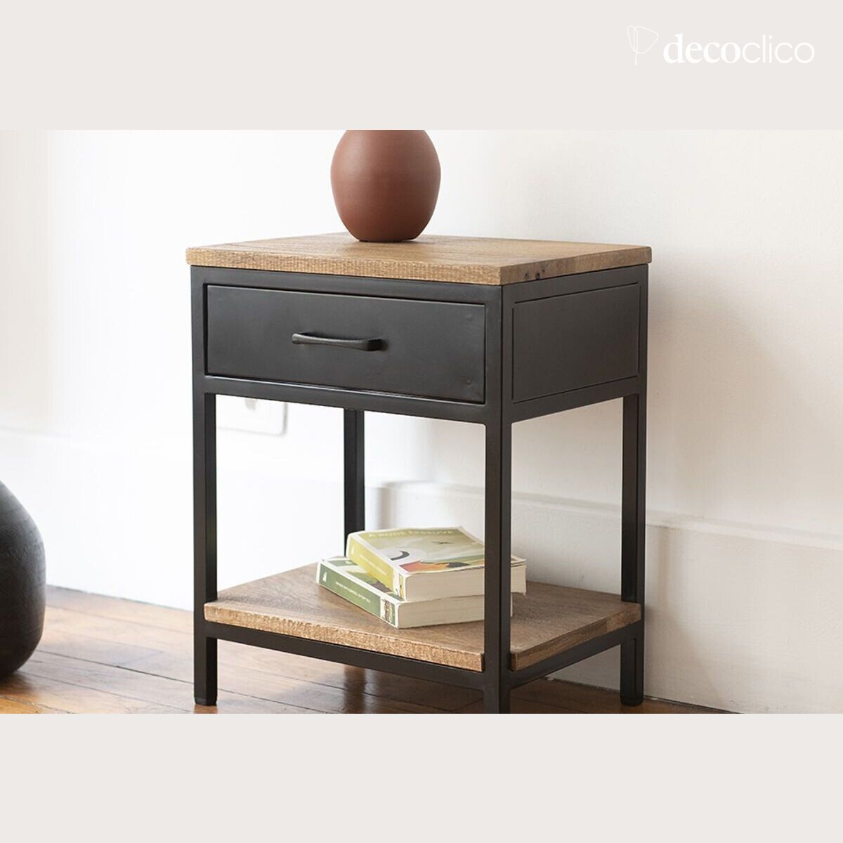 Comodino in metallo nero opaco e ripiani in mango 1 cassetto Brooke