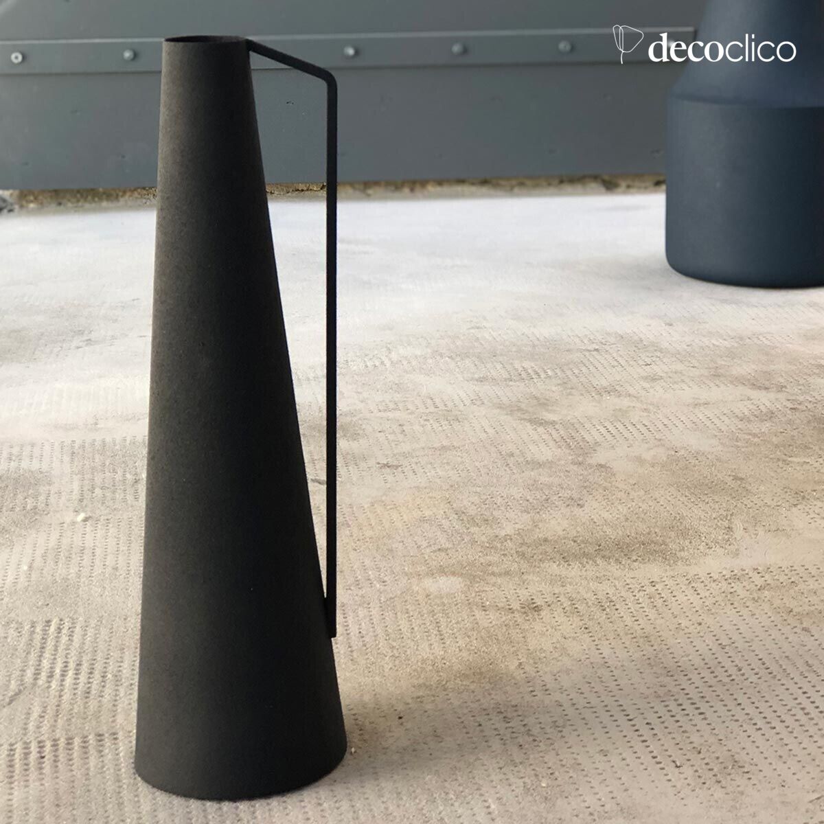 Conical black metal vase H36 cm Tosca