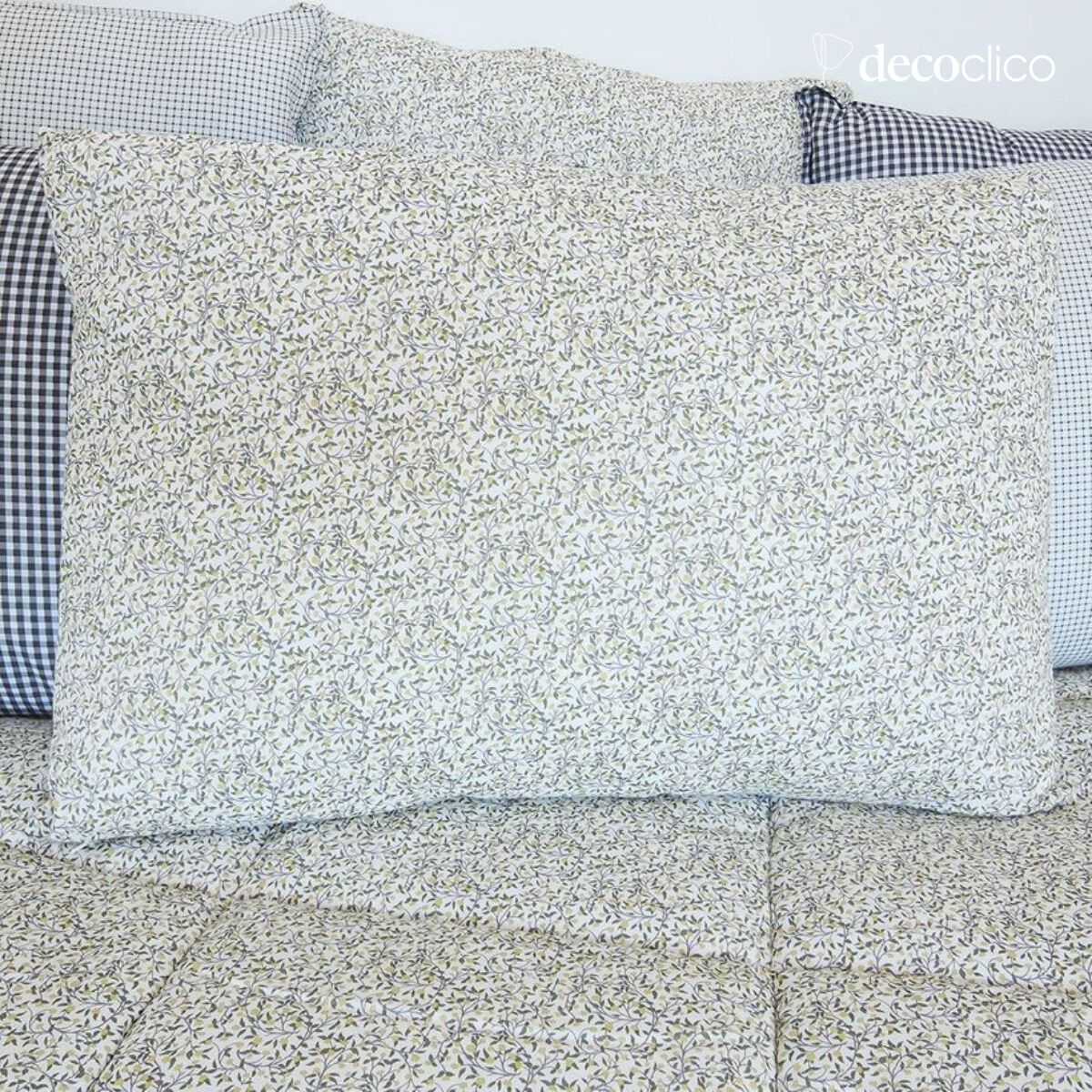 Coussin rectangulaire en coton imprimé motif blanc et fleuri 40x60 cm Romy