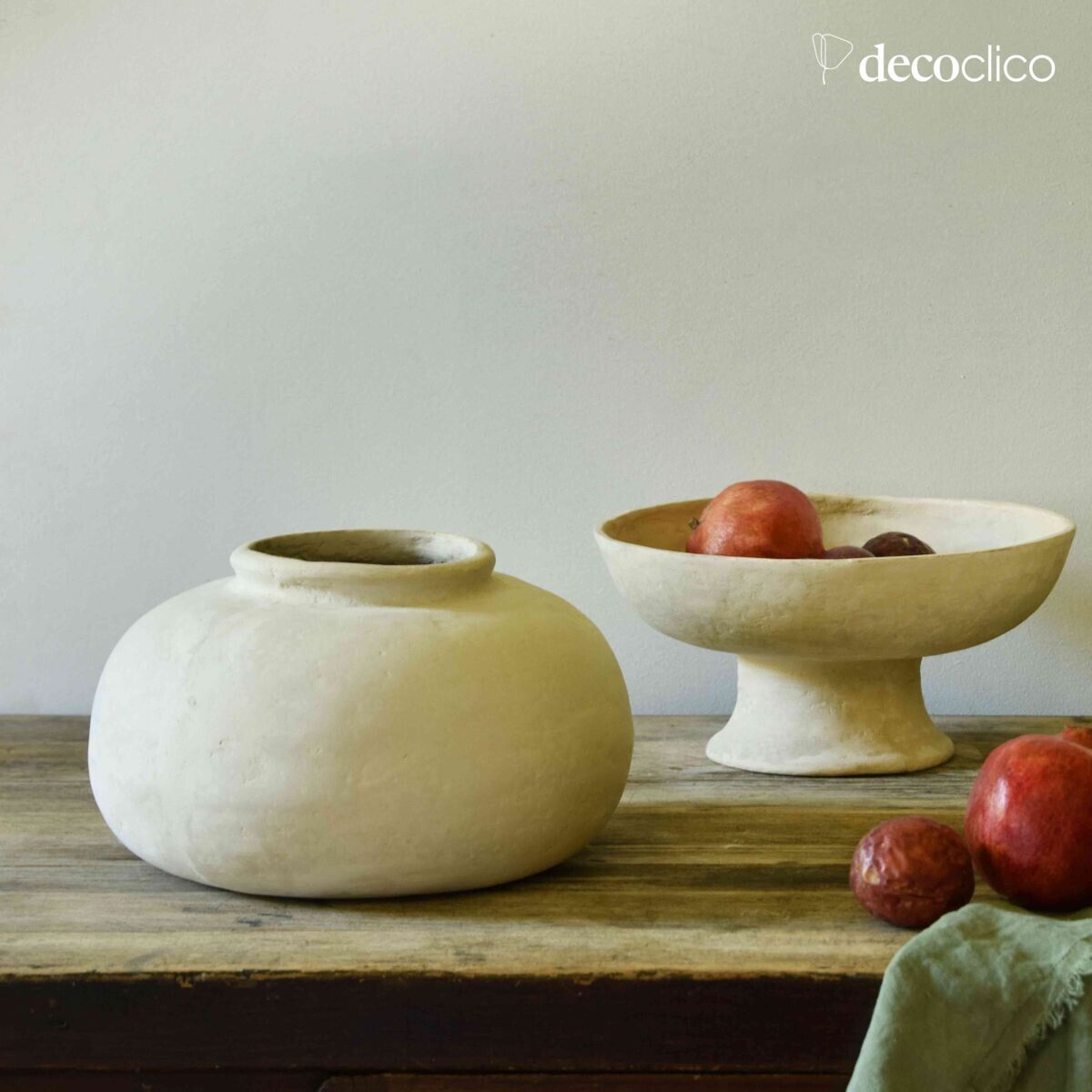 Decorative ball vase in off-white handmade Pia papier-mâché