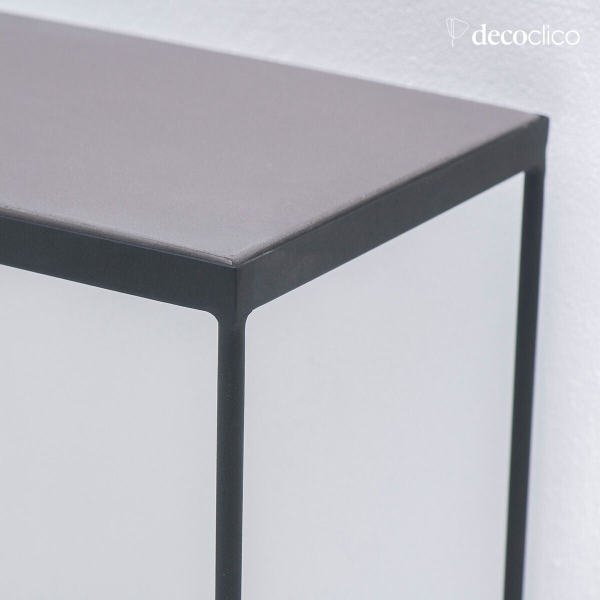 Double-shelf console in polished concrete with matt black metal Arne foot Lykke