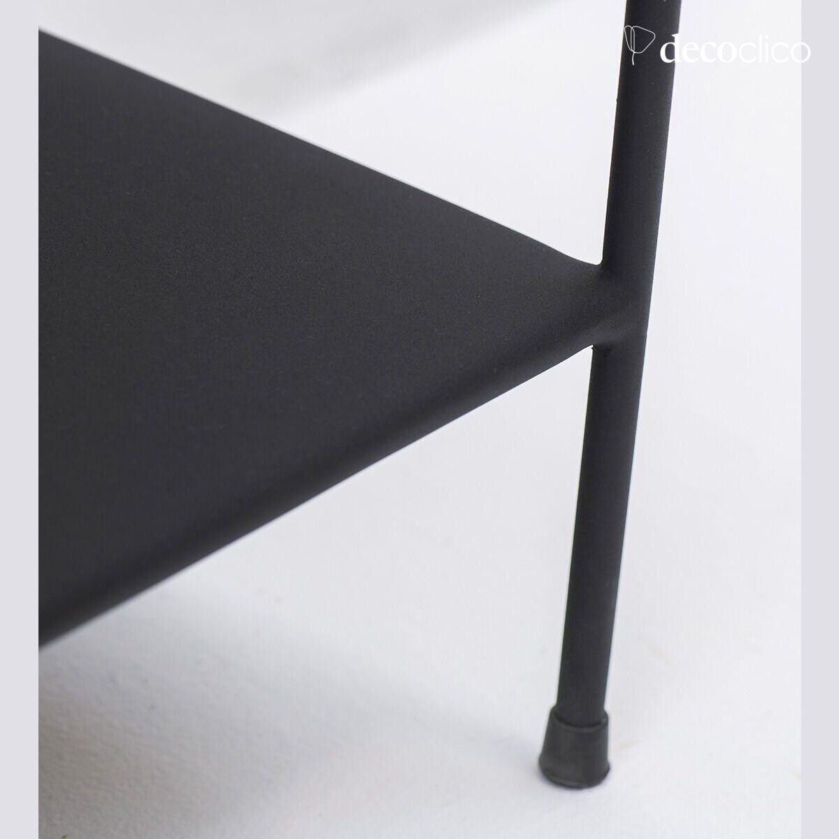 Dubbele console met gewaxt betonnen blad en mat zwart metalen onderstel Arne Lykke