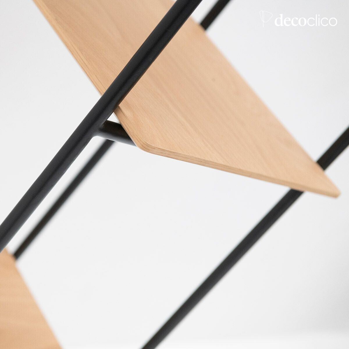 Etagère colonne en placage chêne et métal noir mat Upper Arne Lykke