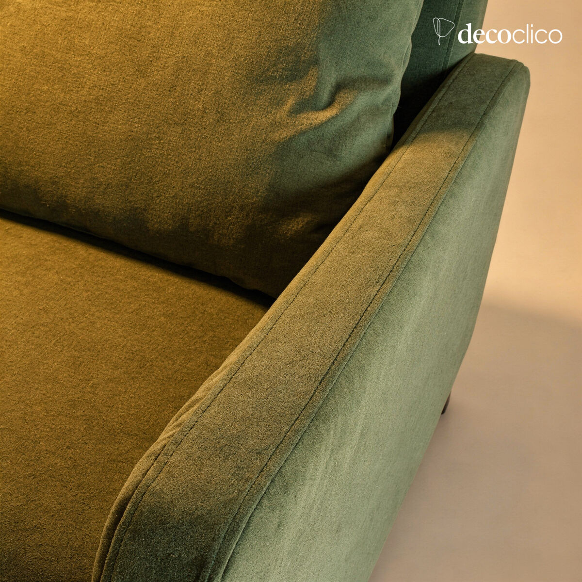 Fauteuil en velours vert