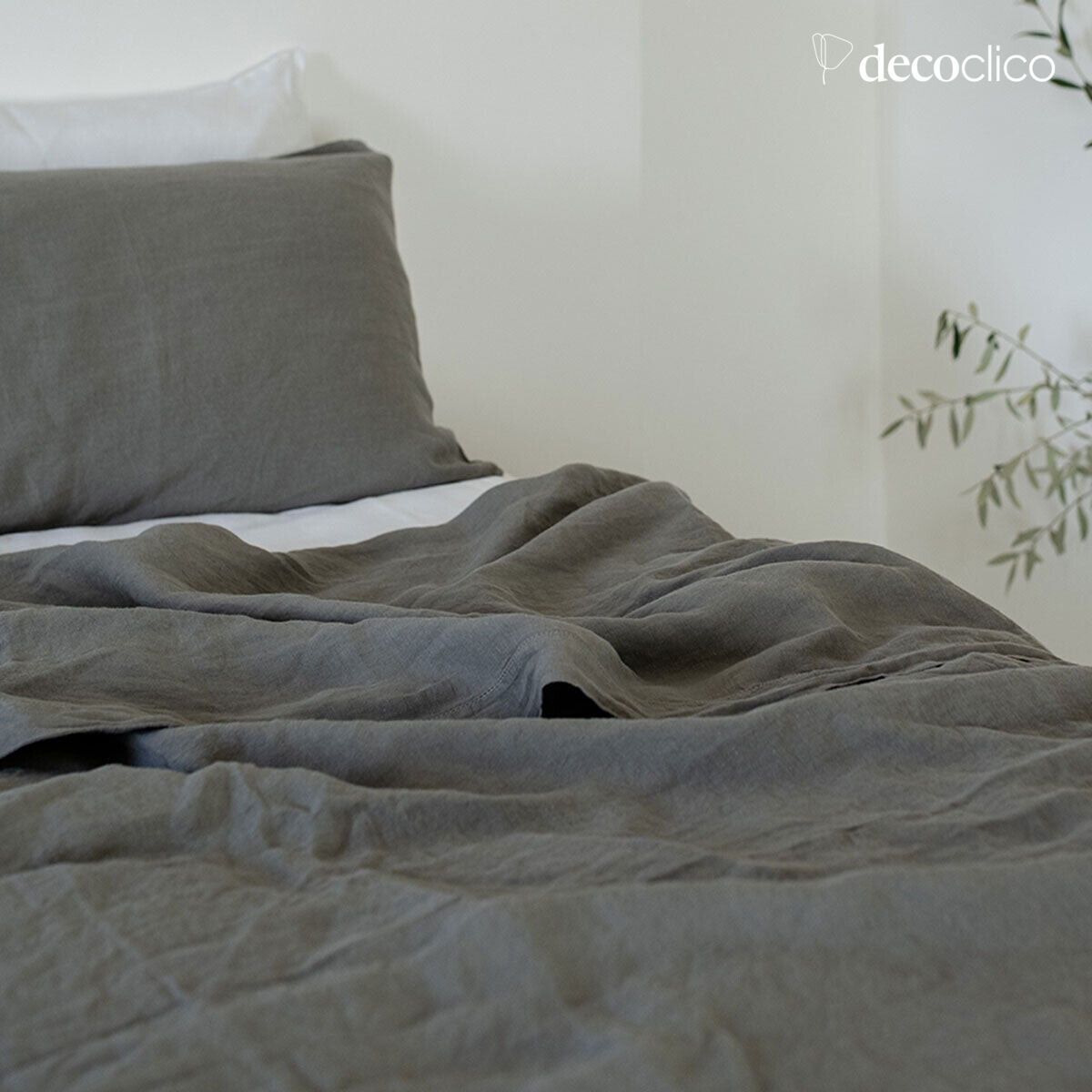 Flat linen sheet, washed in a gray-green color with an openwork finish - 240x300 cm Oslo