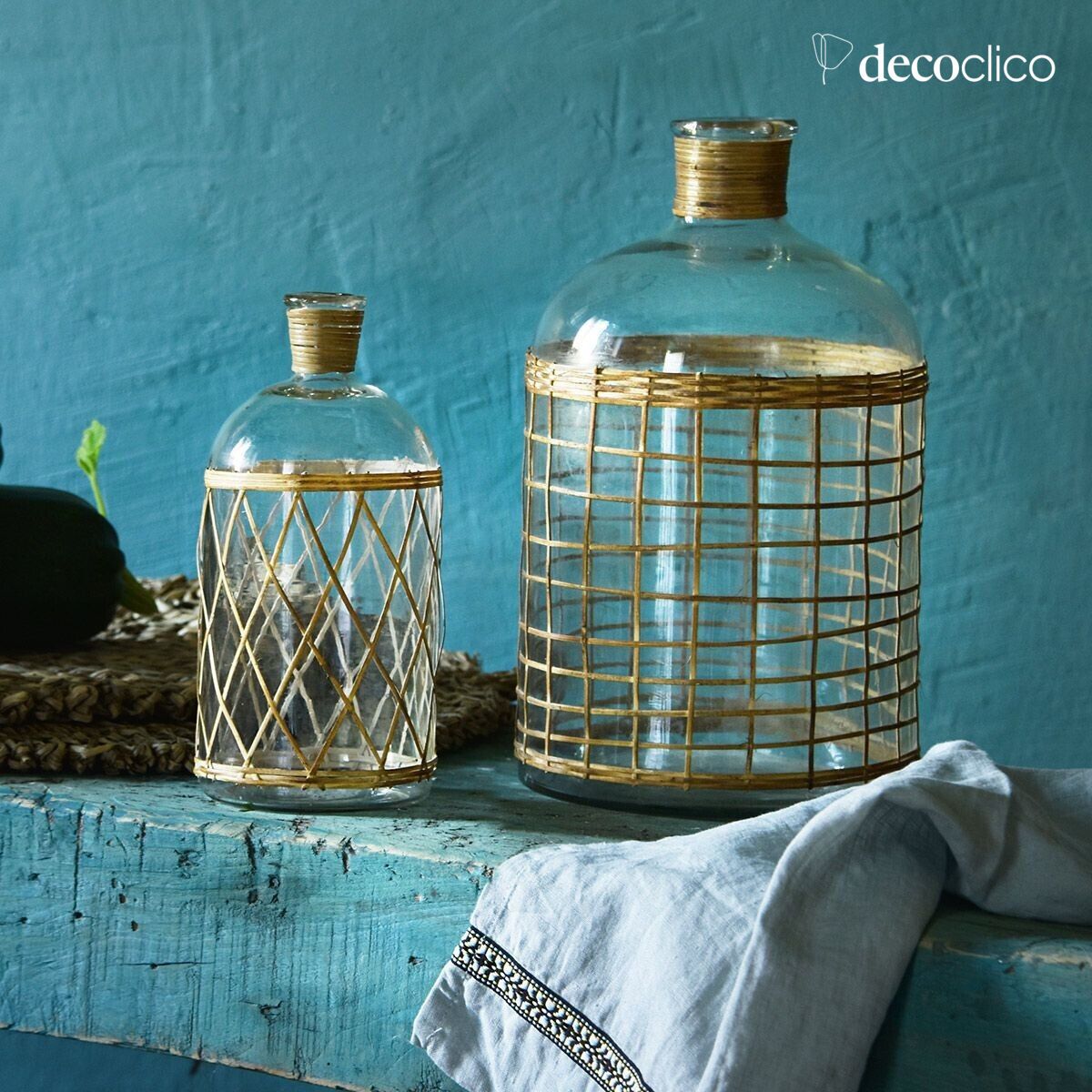 Glass cylinder and woven rush 23 x 10 cm