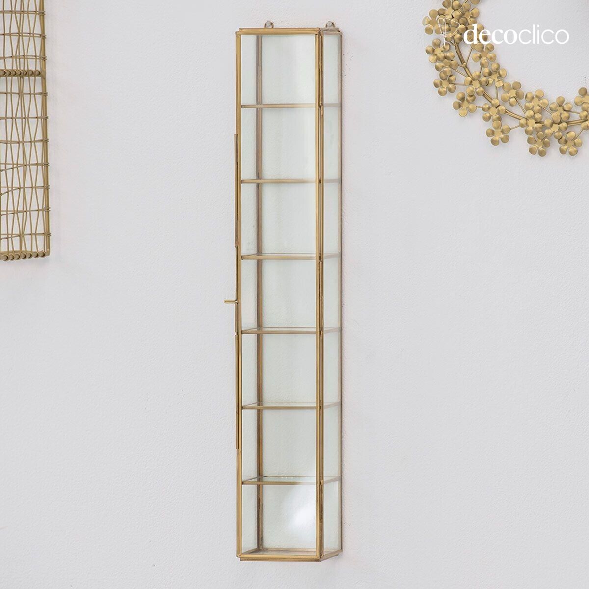 Glazen en messing wandvitrine Mira