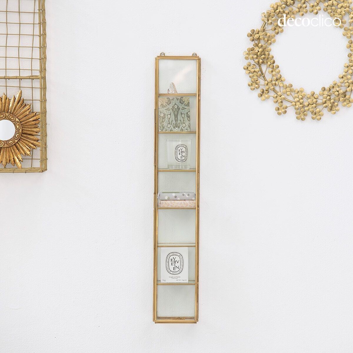 Glazen en messing wandvitrine Mira