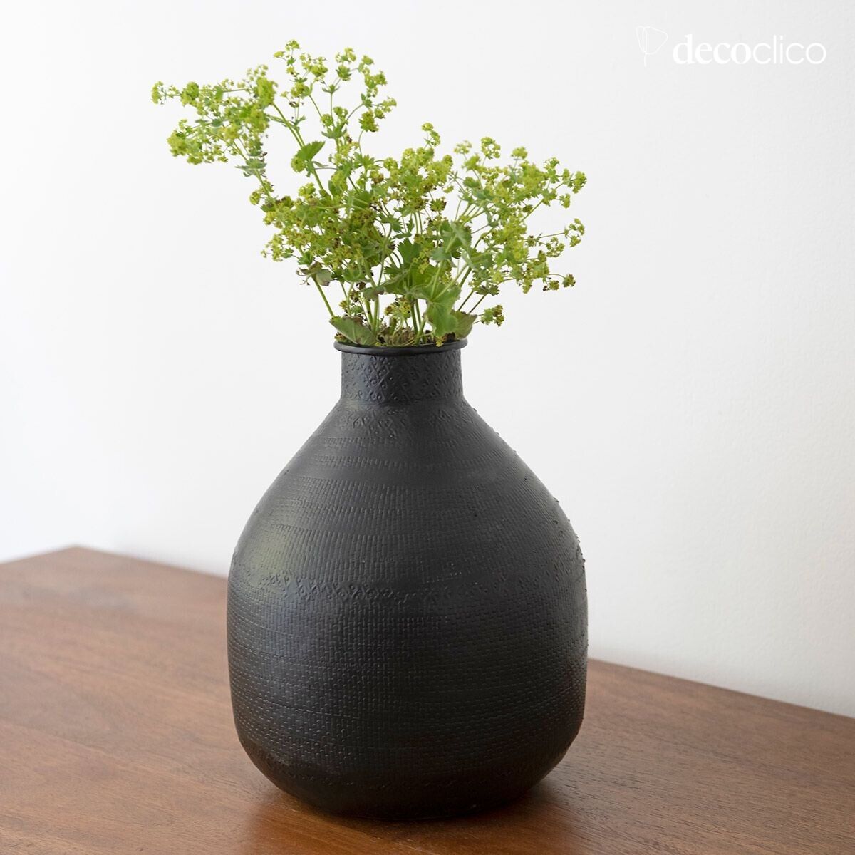 Hammered metal vase with motifs and matte black finish Jaya