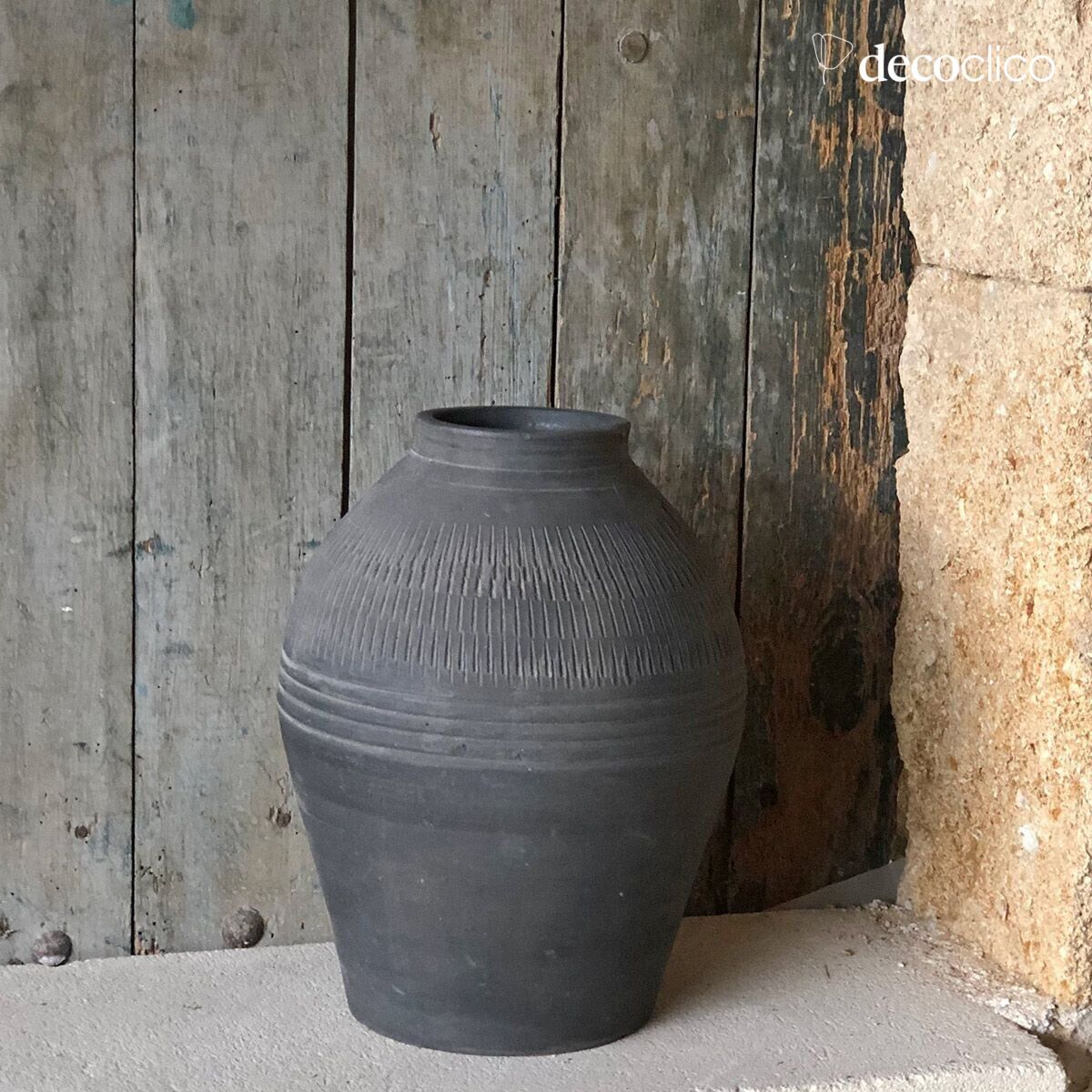 Handmade Petra terracotta vase engraved with charcoal
