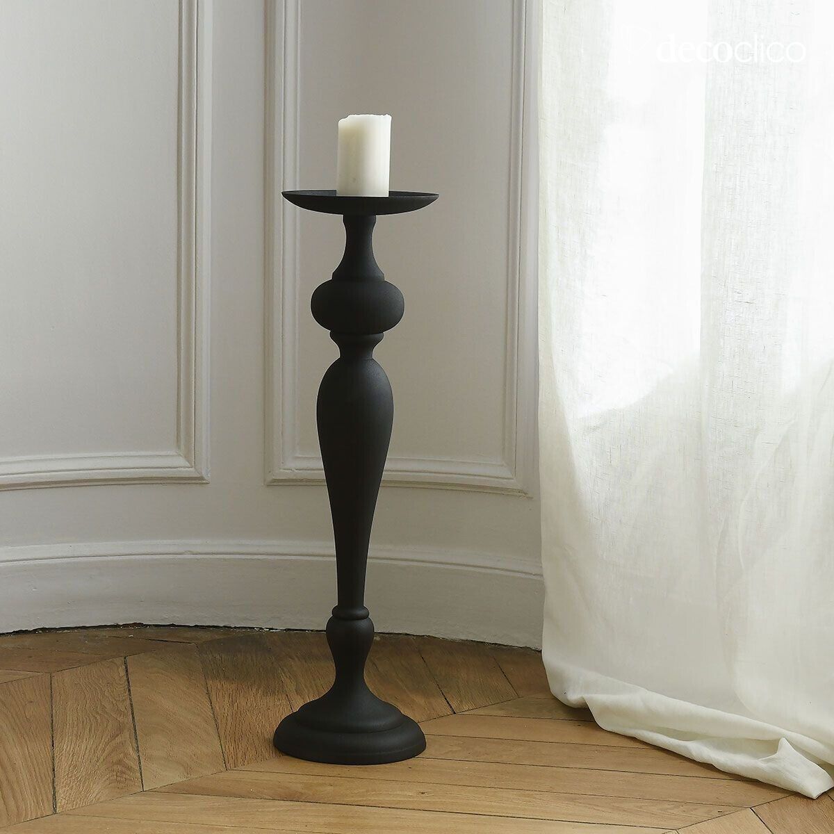 Hoge zwart metalen kandelaar H 63 cm Tosca