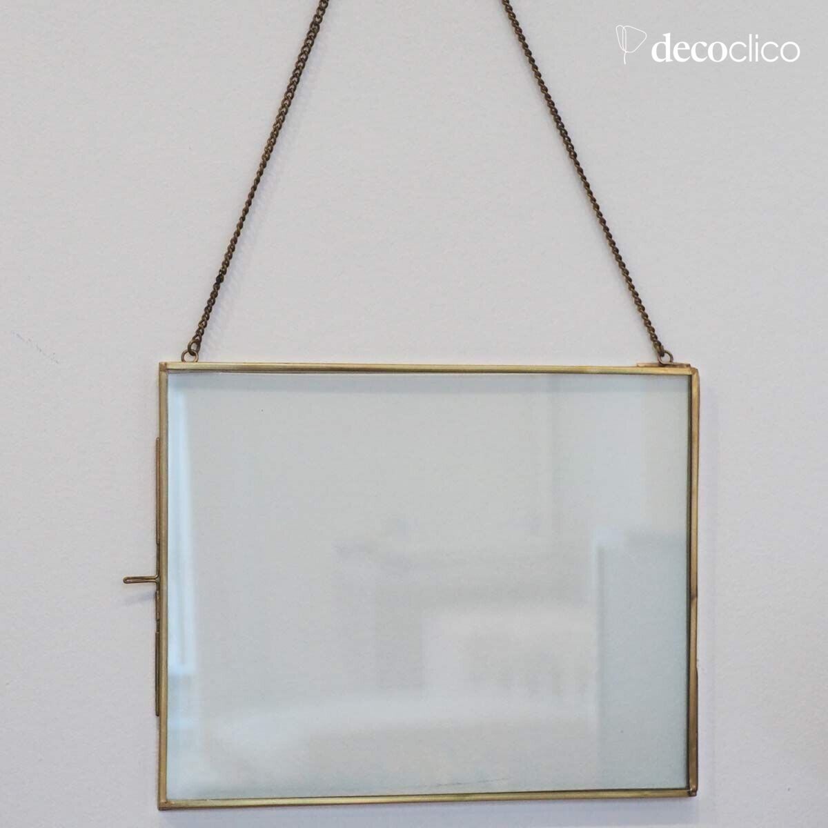 Horizontal photo frame with glass and metal chain in antique brass finish Mir
