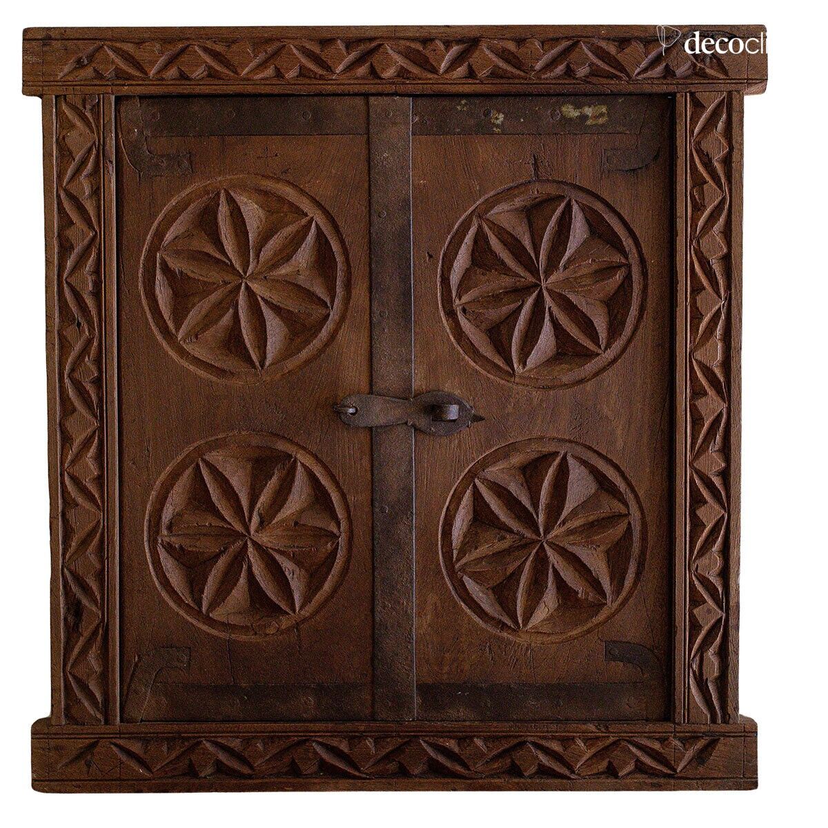 Indian wall hanging in engraved wood, 2 panels