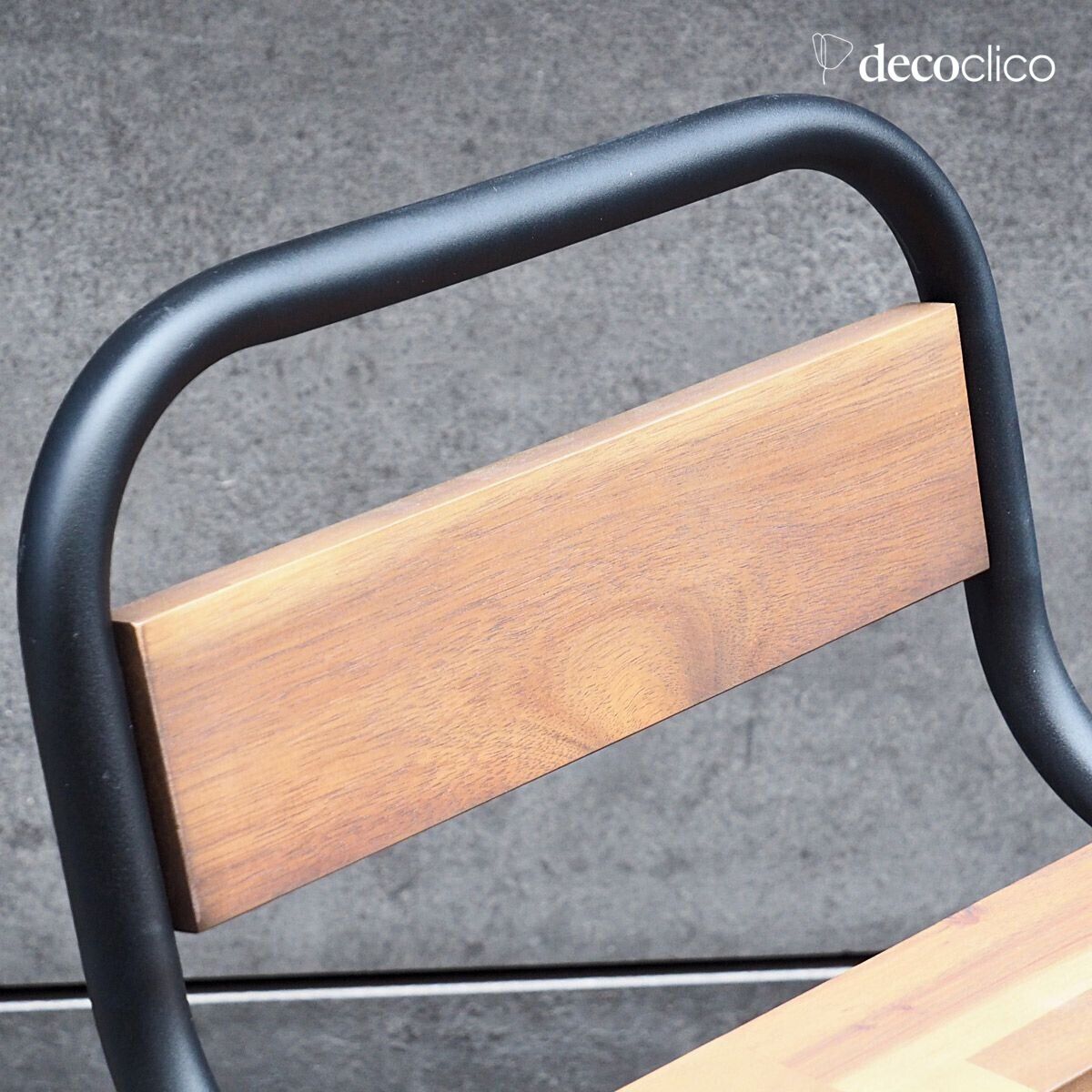 Industrial-style bar chair in matt black metal and acacia