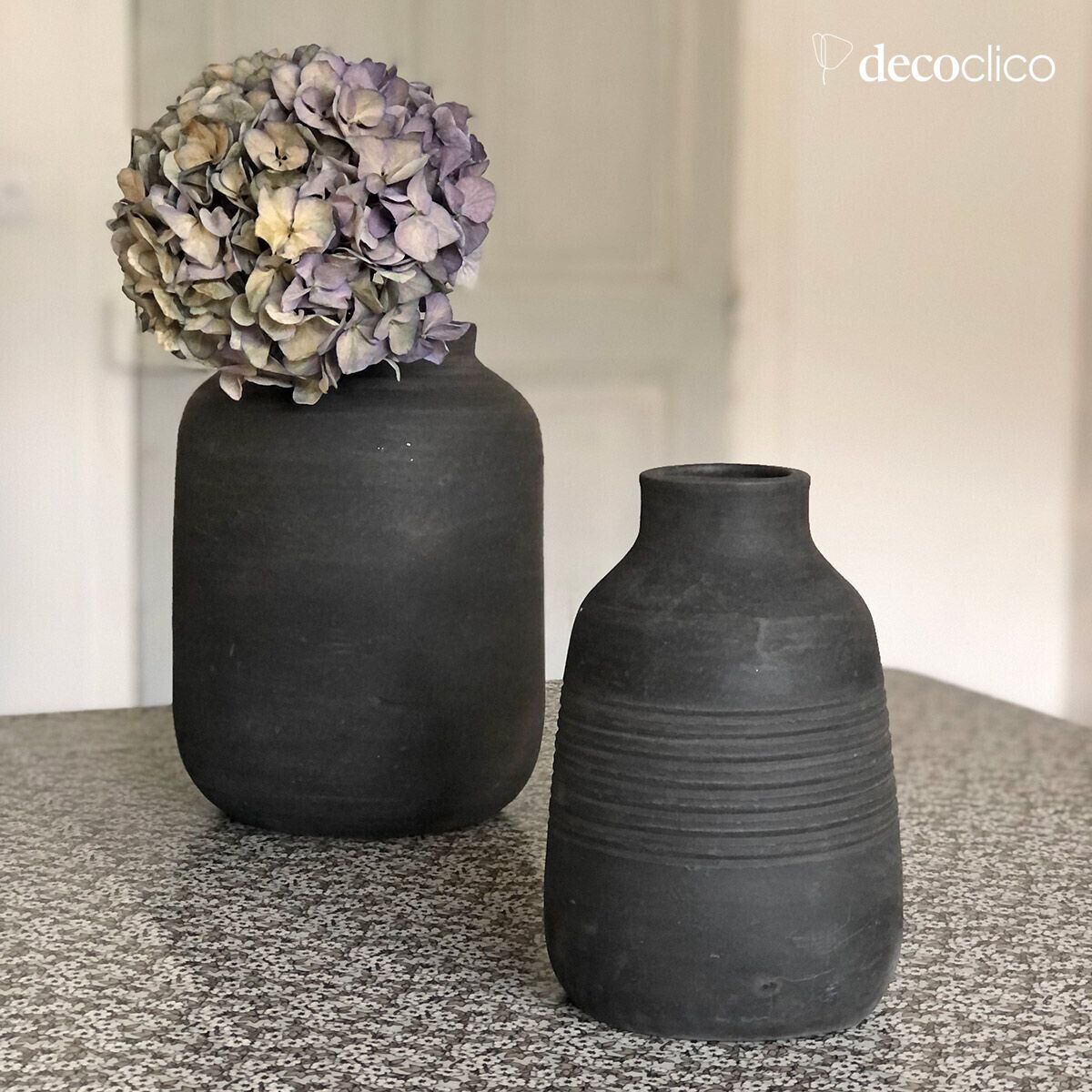 Jarrón de terracota hecho a mano Petra carbón