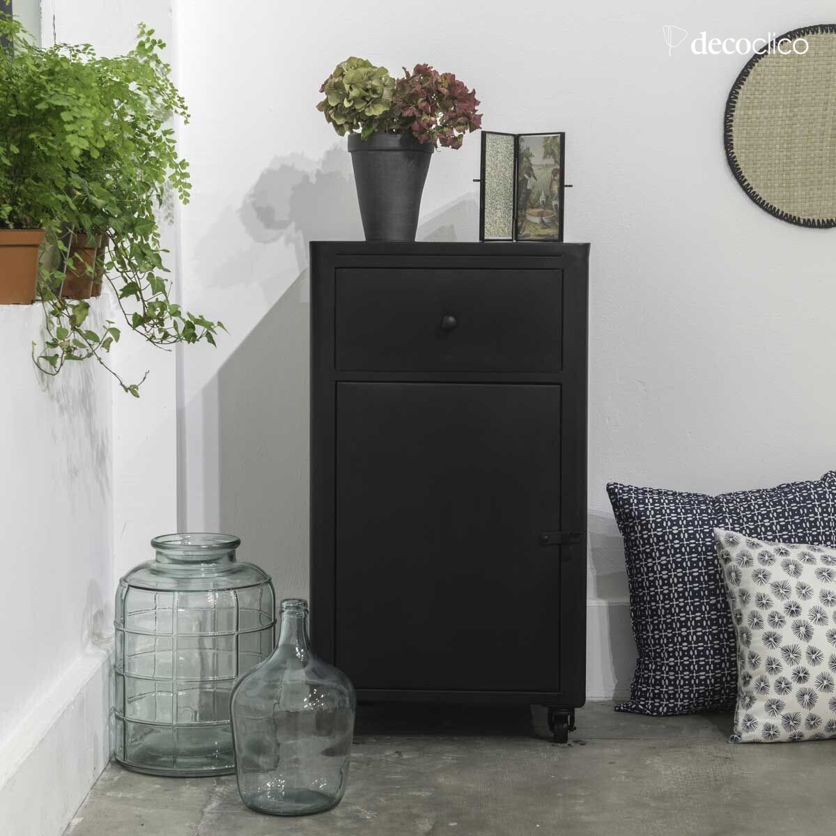 Klein 1-deurs dressoir met 1 lade in mat zwart metaal Bonnie