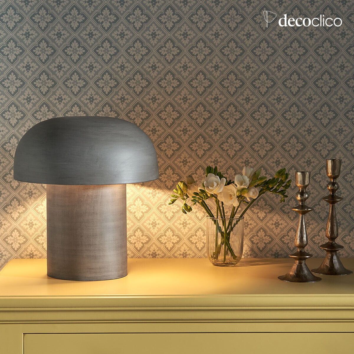 Lampada da tavolo a forma di fungo in metallo con finitura zincata