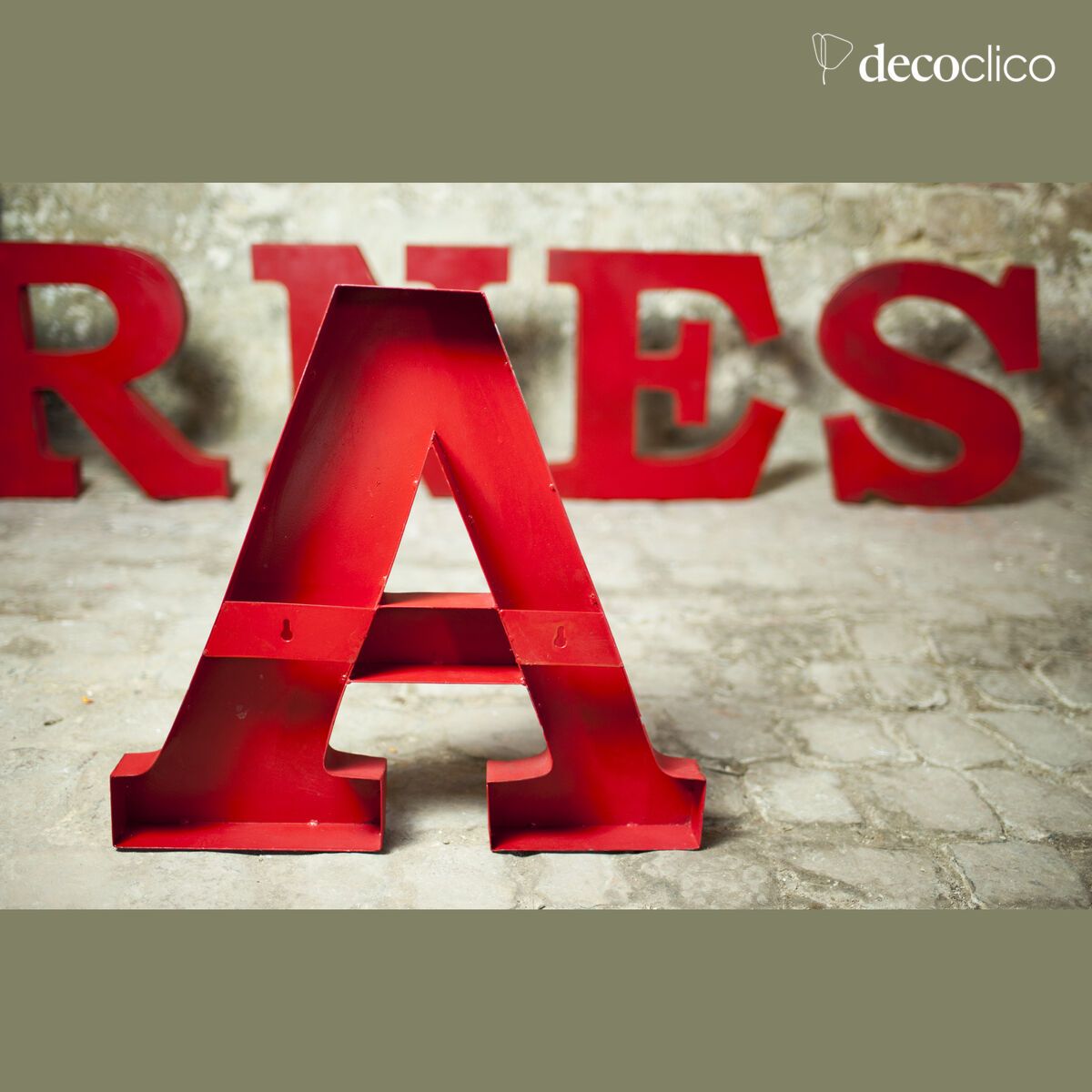 Lettera T decorativa Art