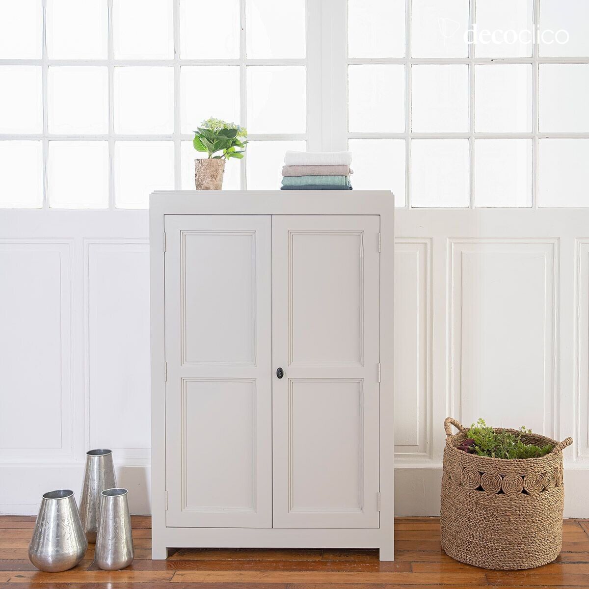 Low linen cupboard in light gray maritime pine Léandre