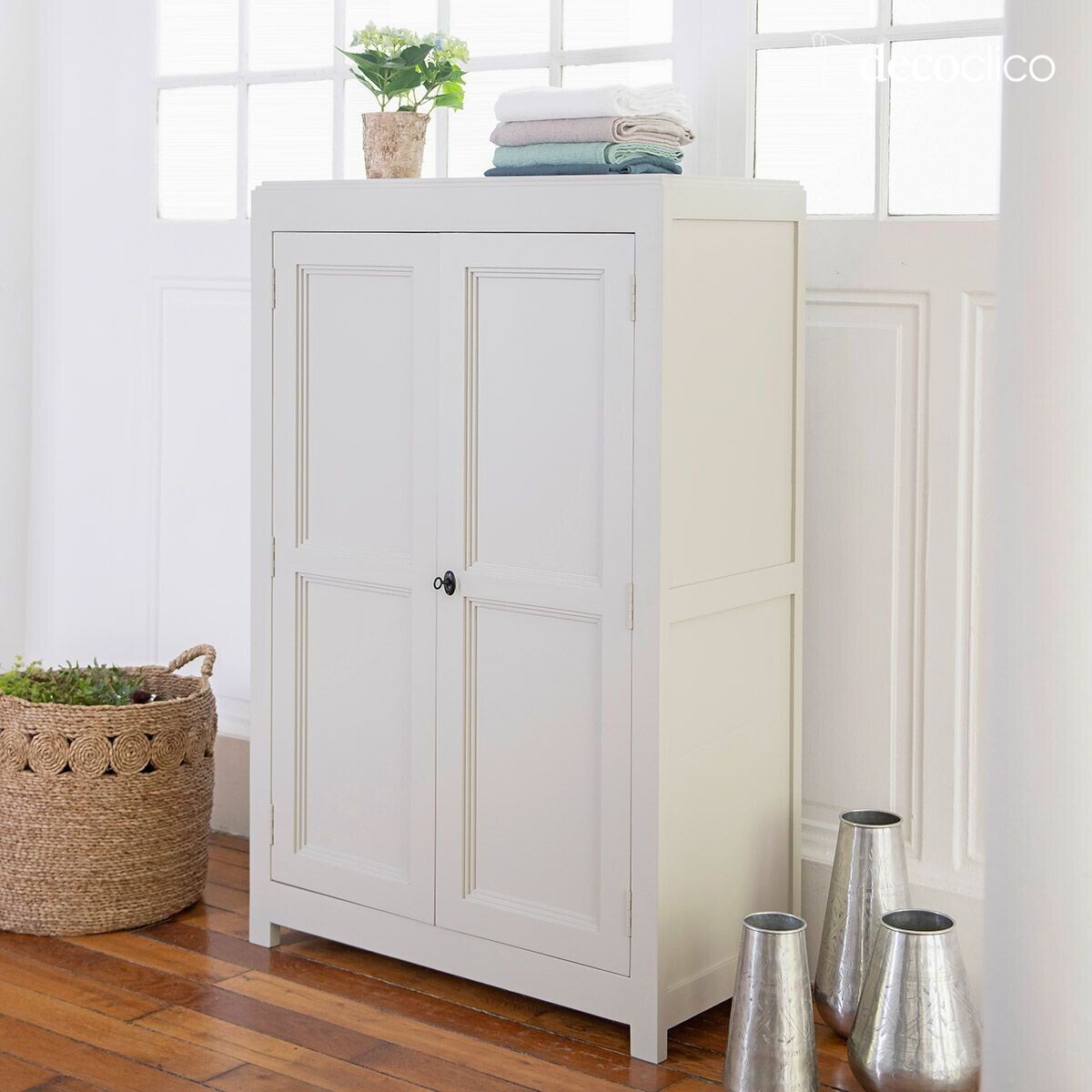Low linen cupboard in light gray maritime pine Léandre