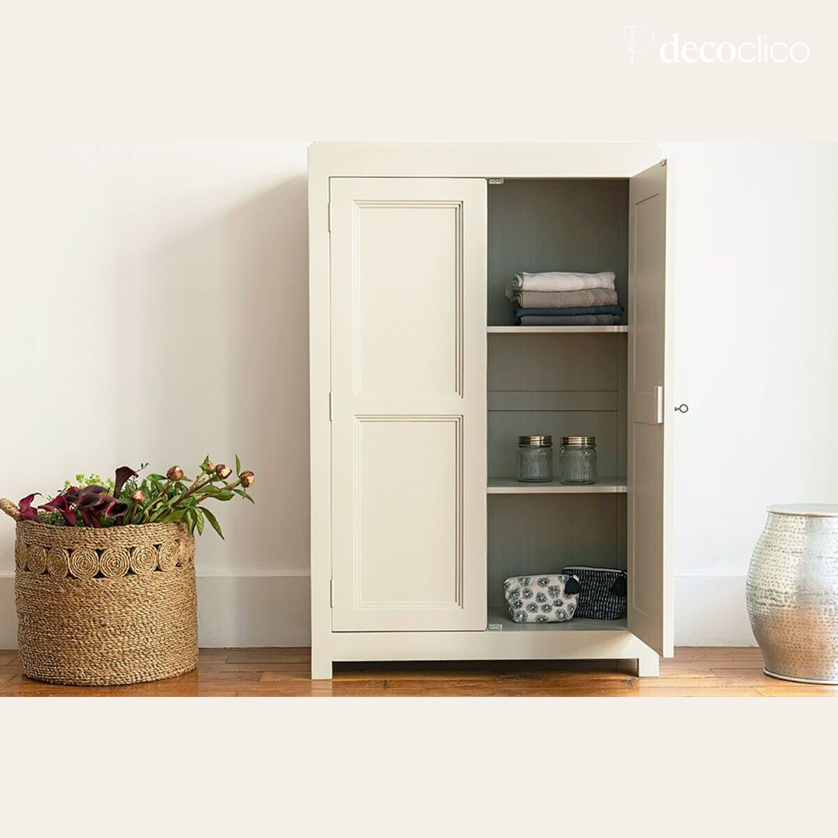 Low linen cupboard in light gray maritime pine Léandre