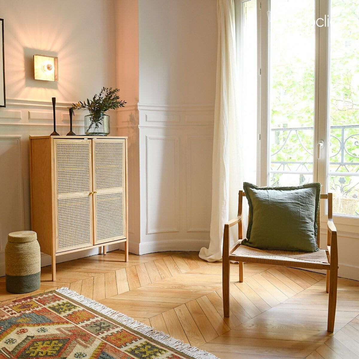 Low lounge chair in solid oak and Scandinavian-style rope Bloom