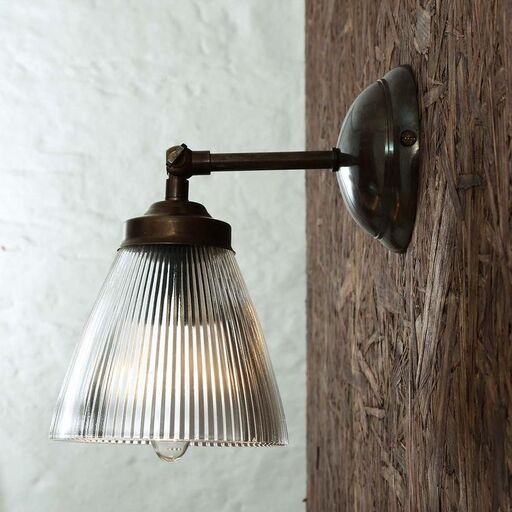 Applique murale en laiton antique et verre strié Gadar | Decoclico