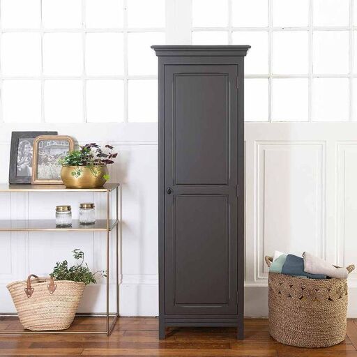 Armoire bonnetière 1 porte en pin maritime gris foncé Léandre – 849,00 € | Decoclico