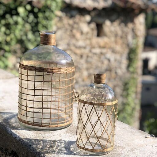 Glasballon und geflochtene Binse Lison | Decoclico